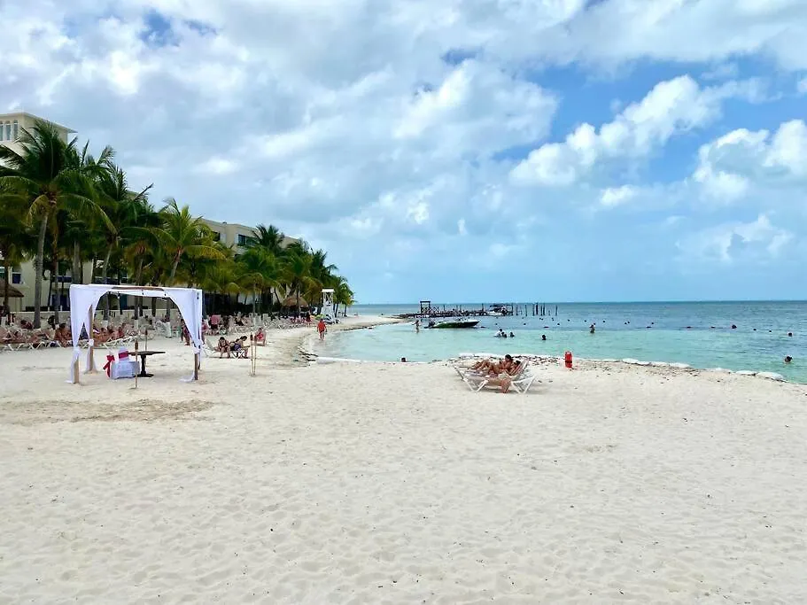 Mexican Lagoon Front Villa By Casa Paraiso Cancún