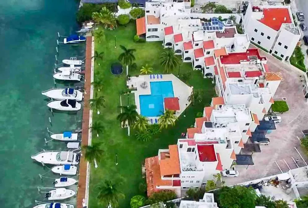 Mexican Lagoon Front Villa By Casa Paraiso Cancún 0*,  México