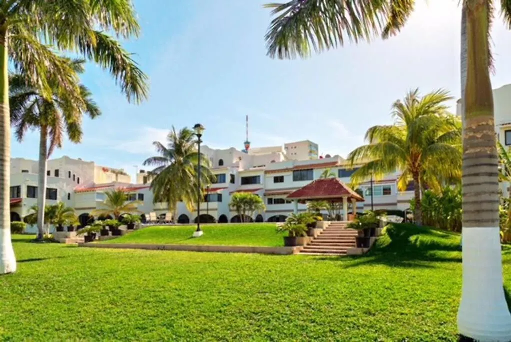 Mexican Lagoon Front Villa By Casa Paraiso Cancún México