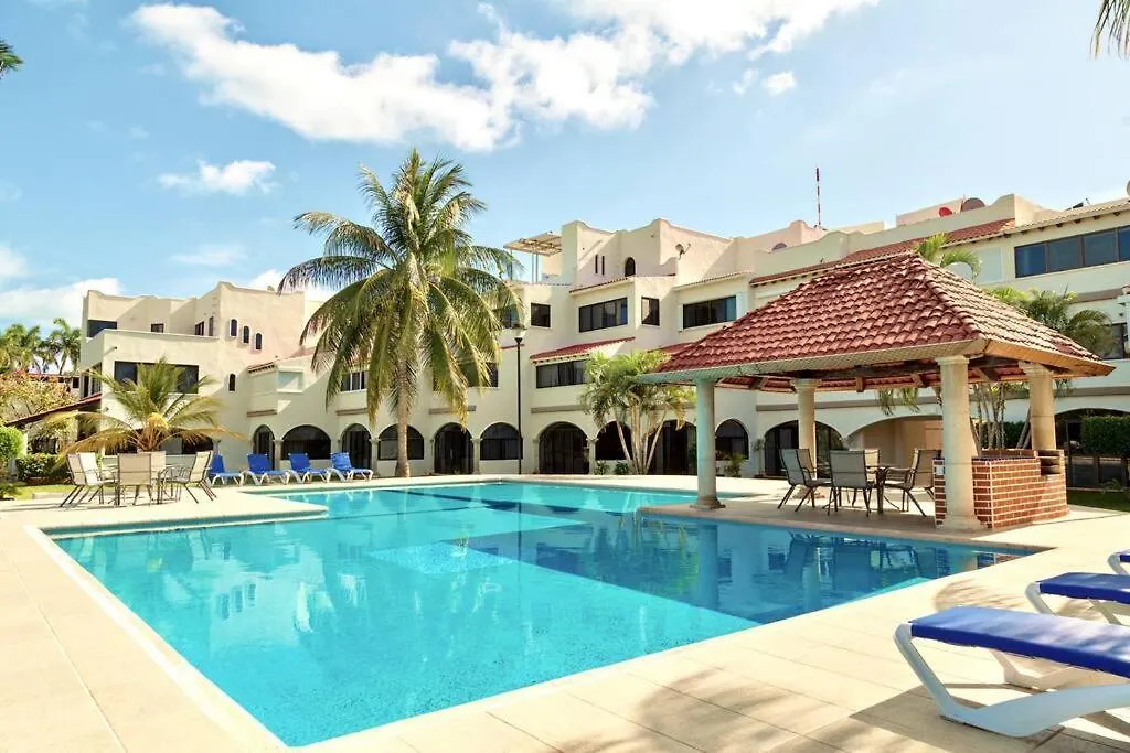 Mexican Lagoon Front Villa By Casa Paraiso Cancún