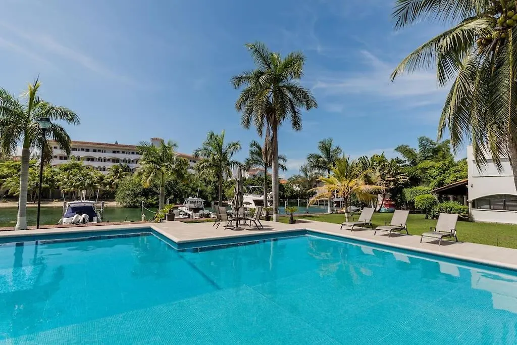Mexican Lagoon Front Villa By Casa Paraiso Cancún